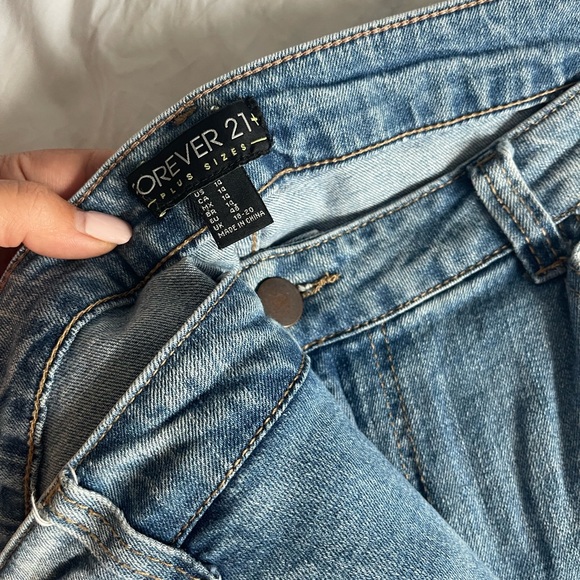 Forever 21+ Boyfriend Jeans - Picture 4 of 4